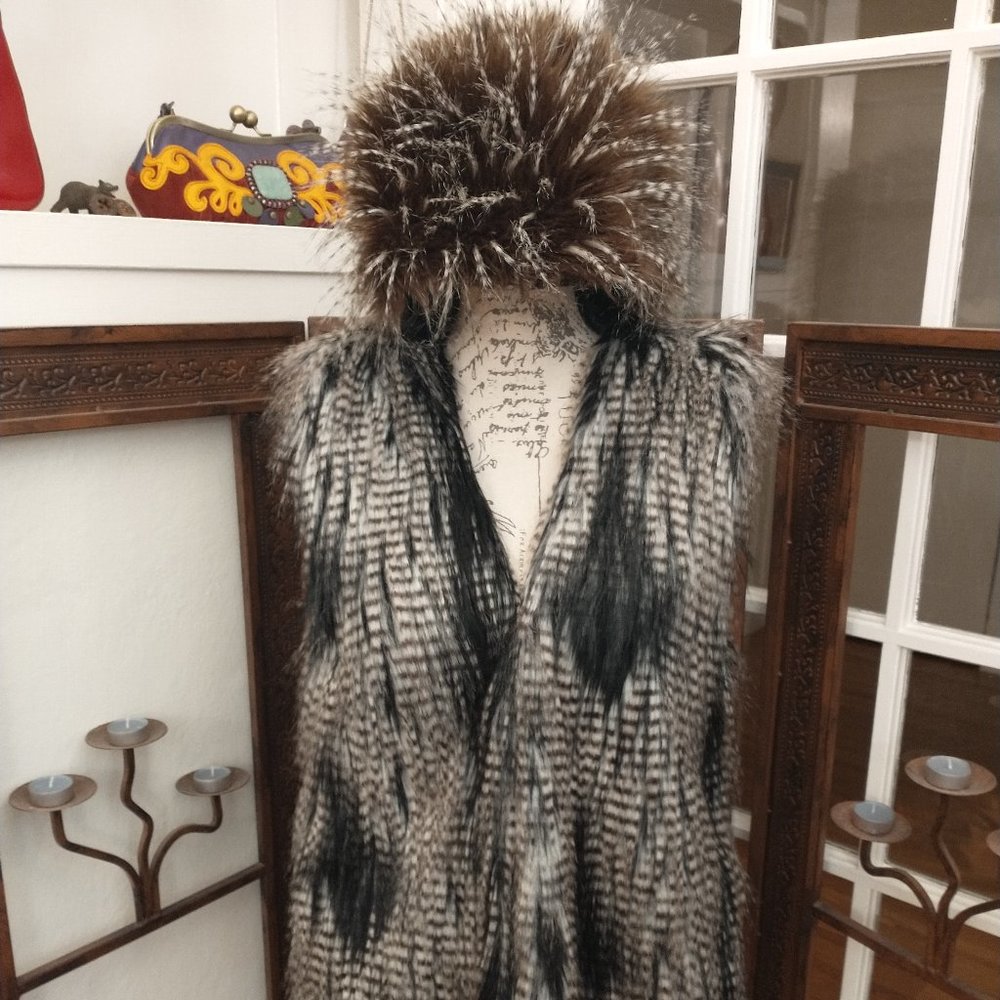 Faux Feather/Fur Vest & Hat Bundle